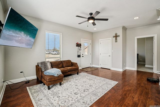 325 Las Palomas, Lytle, TX 78052