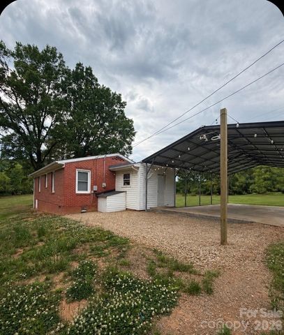 40582 Old Cottonville Road, Norwood, NC 28128