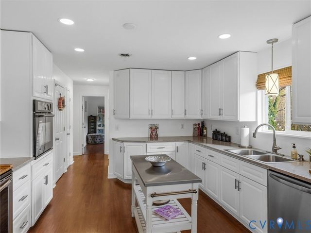 5823 Stanbrook Dr, North Chesterfield, VA 23234