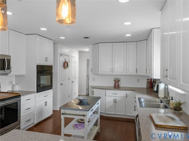 5823 Stanbrook Dr, North Chesterfield, VA 23234