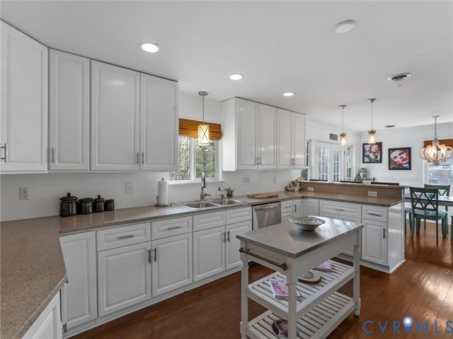 5823 Stanbrook Dr, North Chesterfield, VA 23234