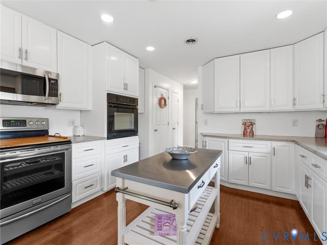 5823 Stanbrook Dr, North Chesterfield, VA 23234