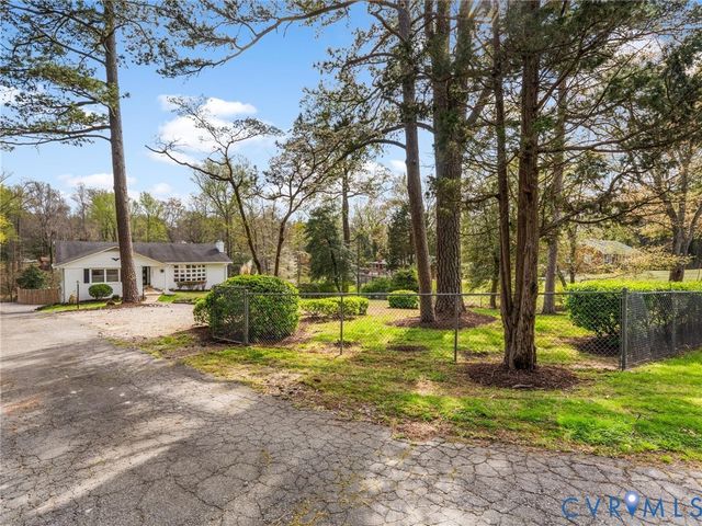 5823 Stanbrook Dr, North Chesterfield, VA 23234