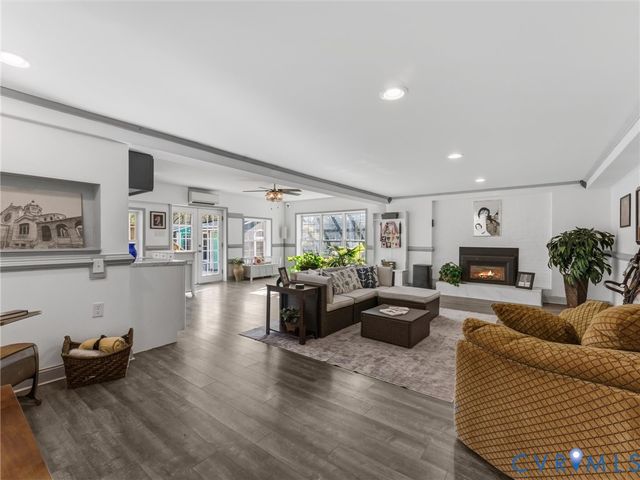 5823 Stanbrook Dr, North Chesterfield, VA 23234