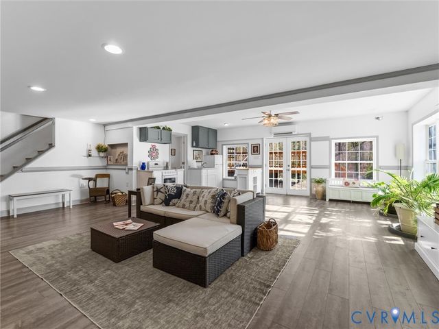 5823 Stanbrook Dr, North Chesterfield, VA 23234