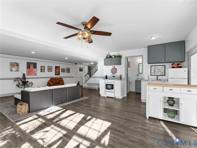 5823 Stanbrook Dr, North Chesterfield, VA 23234