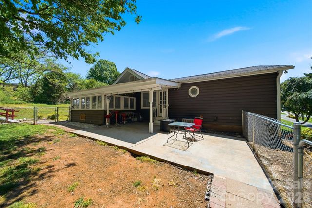 110 Joyceton Church Road SW, Lenoir, NC 28645