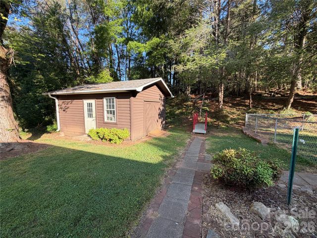 110 Joyceton Church Road SW, Lenoir, NC 28645