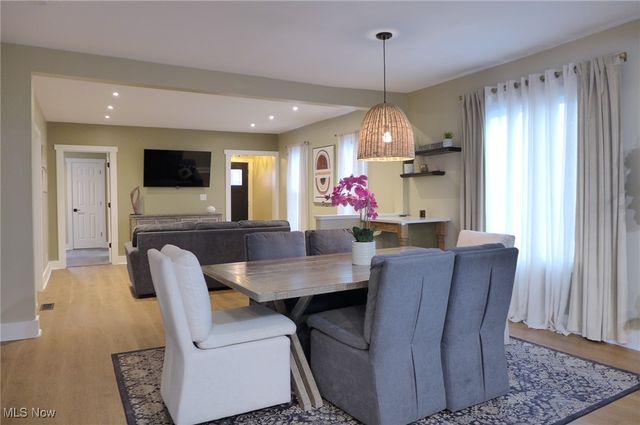 1376 W 74th Street, Cleveland, OH 44102