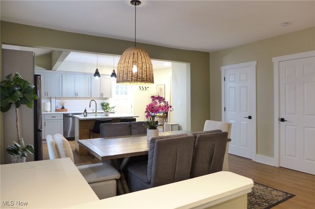 1376 W 74th Street, Cleveland, OH 44102