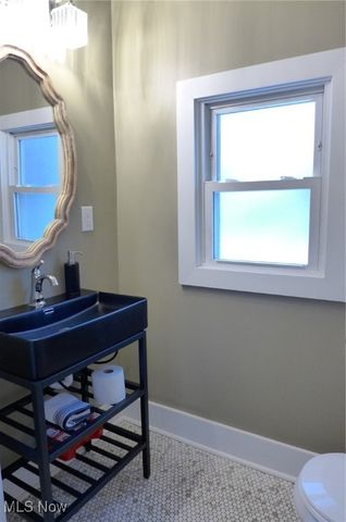 1376 W 74th Street, Cleveland, OH 44102