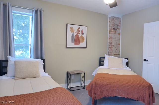 1376 W 74th Street, Cleveland, OH 44102