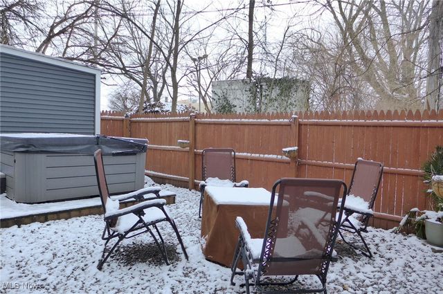 1376 W 74th Street, Cleveland, OH 44102