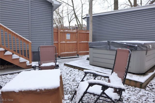 1376 W 74th Street, Cleveland, OH 44102