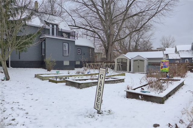 1376 W 74th Street, Cleveland, OH 44102