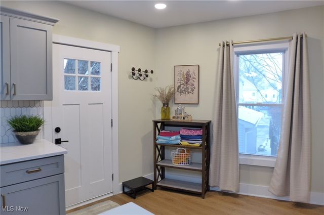 1376 W 74th Street, Cleveland, OH 44102