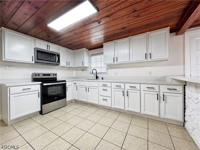 1275 Gramac DR, North Fort Myers, FL 33917
