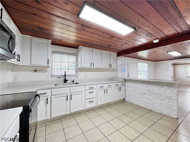 1275 Gramac DR, North Fort Myers, FL 33917