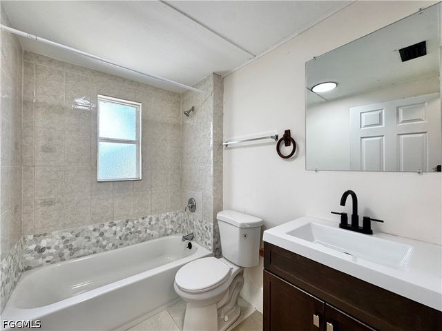 1275 Gramac DR, North Fort Myers, FL 33917