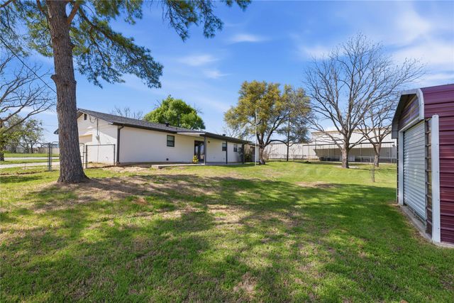 102 James Boulevard, Early, TX 76802