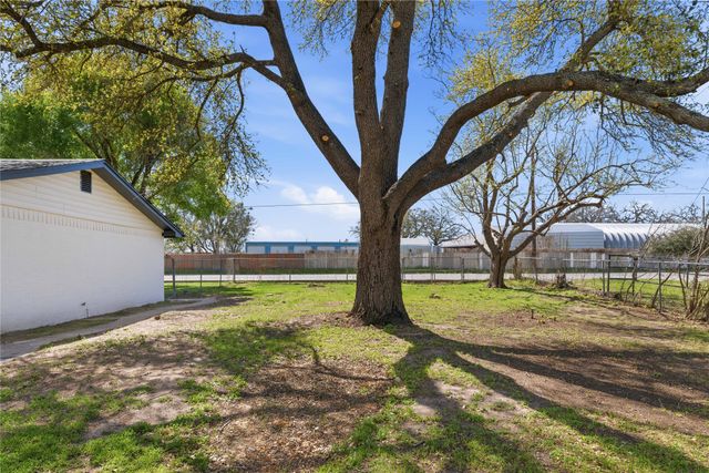 102 James Boulevard, Early, TX 76802