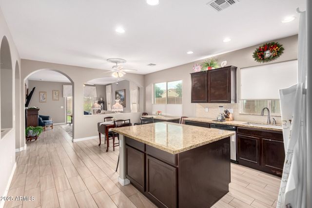 28734 N COYOTE CREEK Road, San Tan Valley, AZ 85143