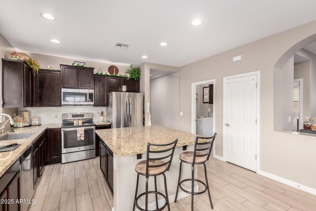 28734 N COYOTE CREEK Road, San Tan Valley, AZ 85143