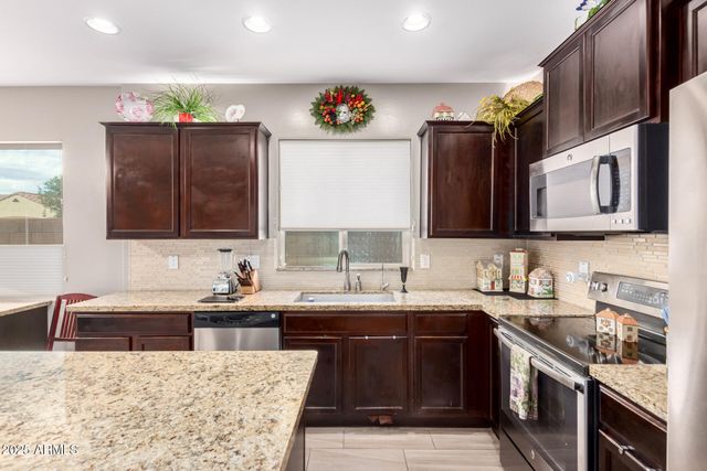 28734 N COYOTE CREEK Road, San Tan Valley, AZ 85143