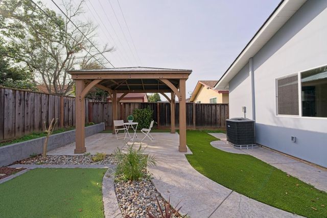 922 Iris Avenue, Sunnyvale, CA 94086