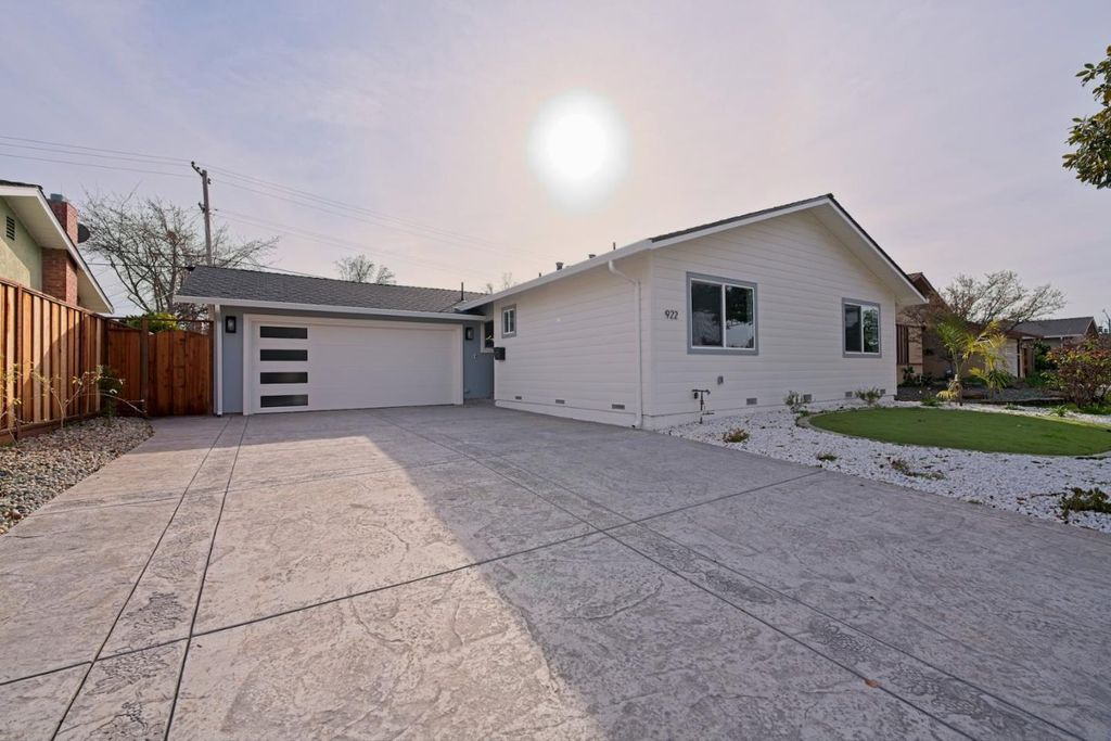 922 Iris Avenue, Sunnyvale, CA 94086