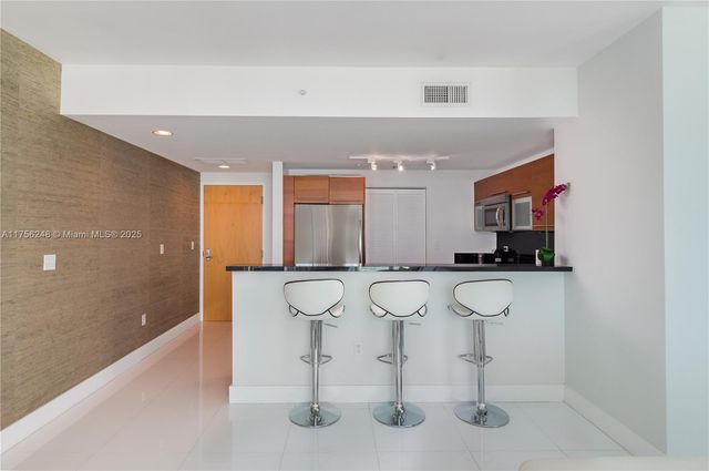 253 NE 2nd St 3702, Miami, FL 33132