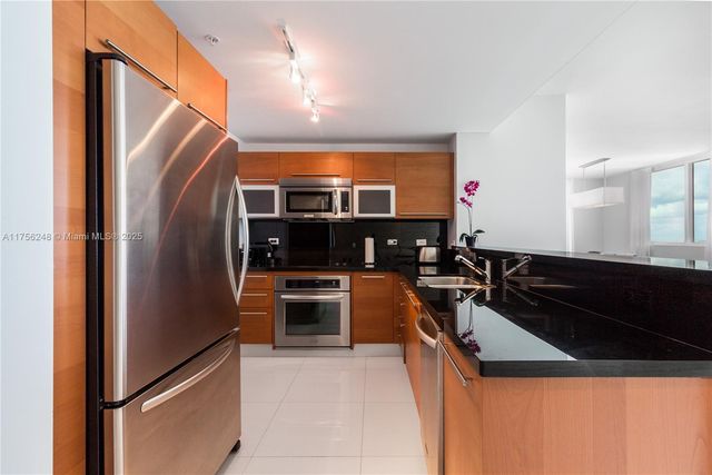 253 NE 2nd St 3702, Miami, FL 33132