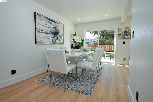 361 Tippecanoe Ave, Hayward, CA 94544