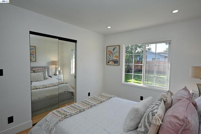 361 Tippecanoe Ave, Hayward, CA 94544