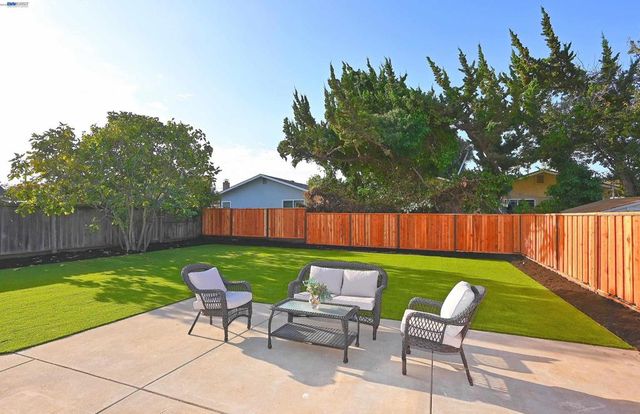 361 Tippecanoe Ave, Hayward, CA 94544