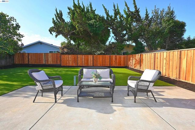 361 Tippecanoe Ave, Hayward, CA 94544