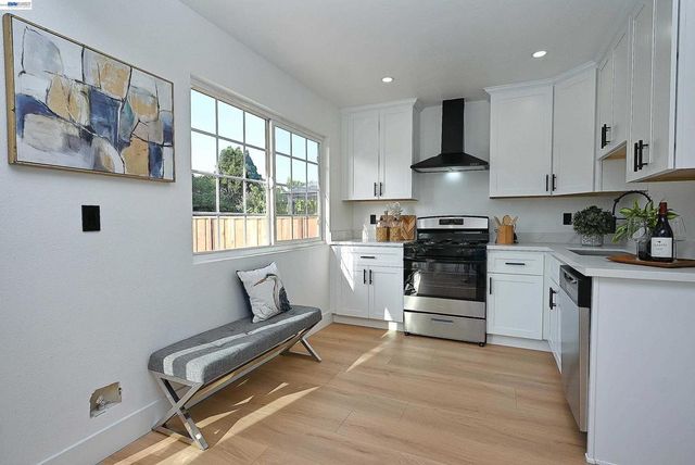 361 Tippecanoe Ave, Hayward, CA 94544