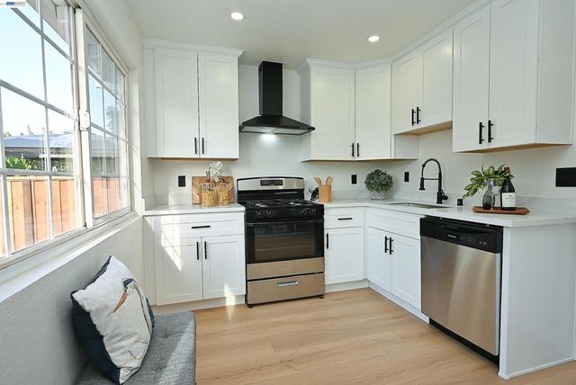 361 Tippecanoe Ave, Hayward, CA 94544