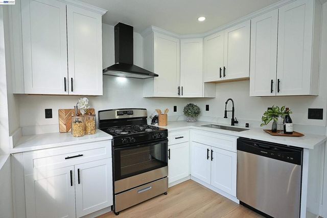 361 Tippecanoe Ave, Hayward, CA 94544