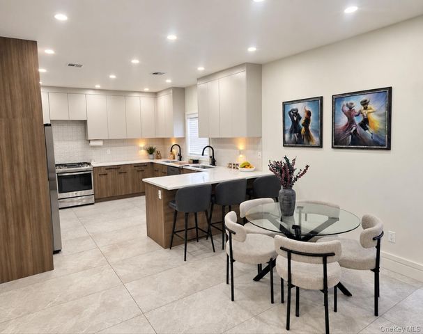 344 Bayview Avenue, Inwood, NY 11096