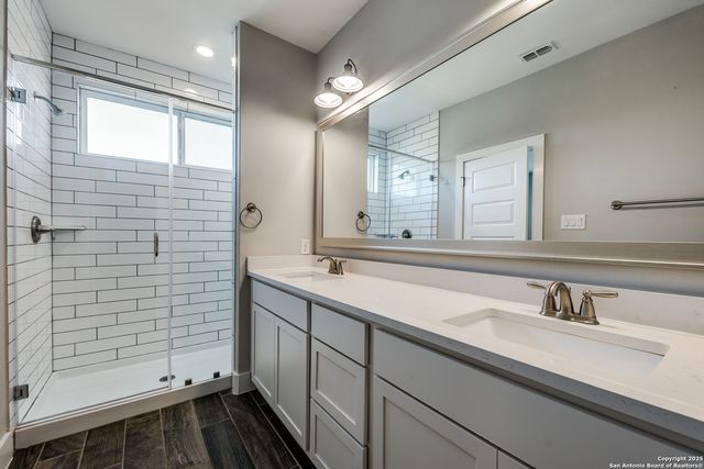 1511 E Sandalwood Ln Unit 14, San Antonio, TX 78209