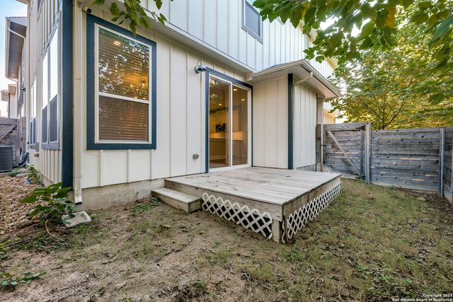 1511 E Sandalwood Ln Unit 14, San Antonio, TX 78209