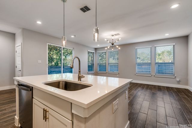 1511 E Sandalwood Ln Unit 14, San Antonio, TX 78209