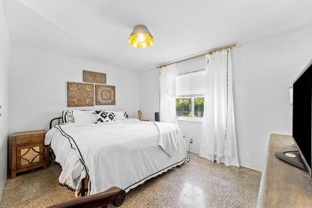 102 NE 22nd Street, Delray Beach, FL 33444