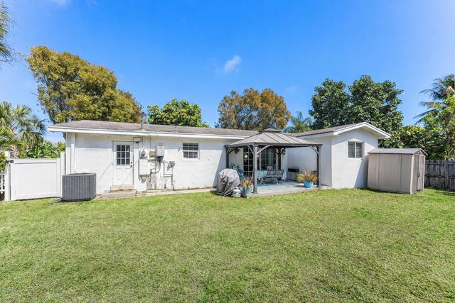 102 NE 22nd Street, Delray Beach, FL 33444