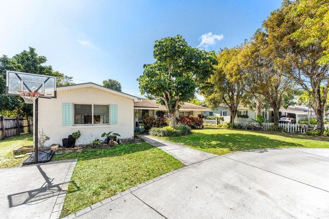 102 NE 22nd Street, Delray Beach, FL 33444