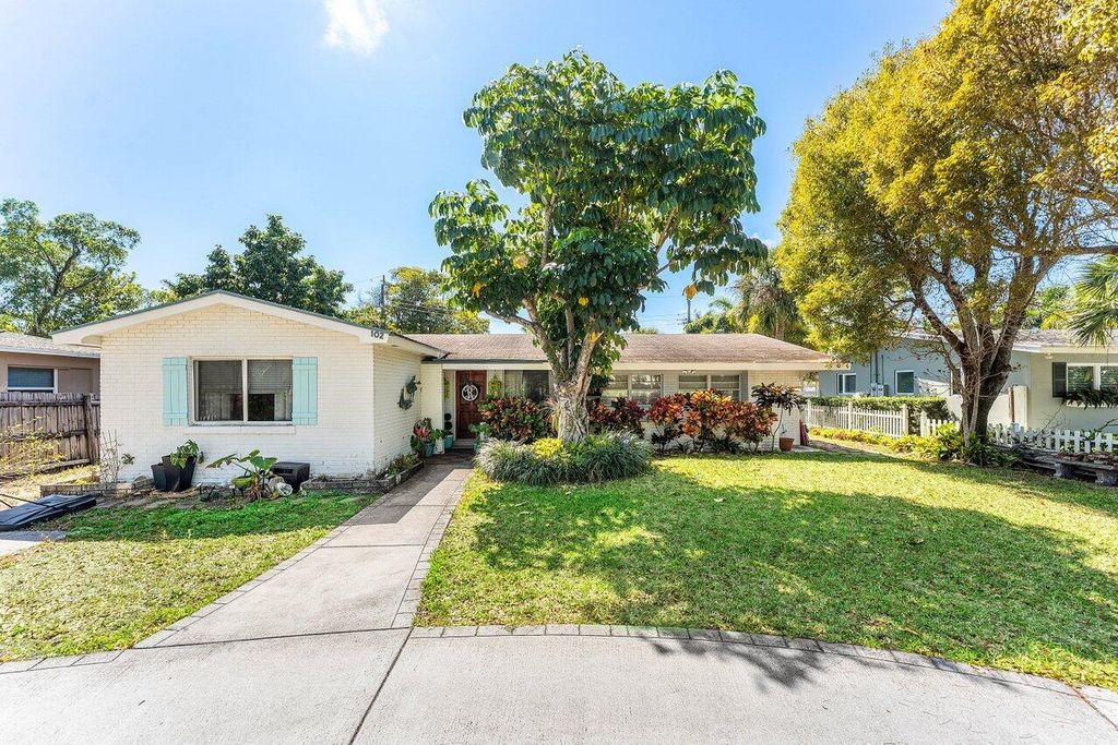102 NE 22nd Street, Delray Beach, FL 33444