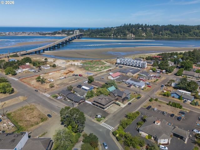 220 Nw SPRING St, Waldport, OR 97394