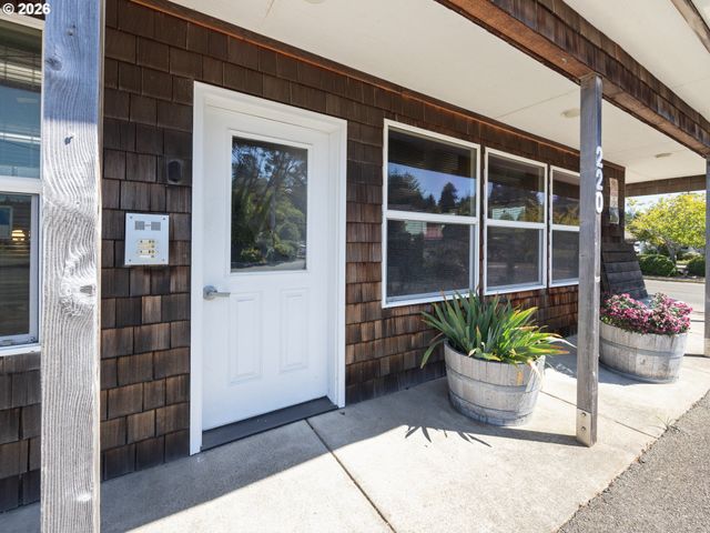 220 Nw SPRING St, Waldport, OR 97394