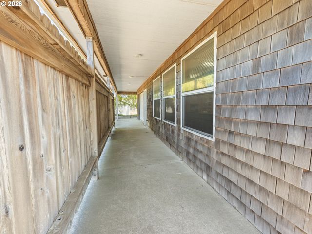 220 Nw SPRING St, Waldport, OR 97394